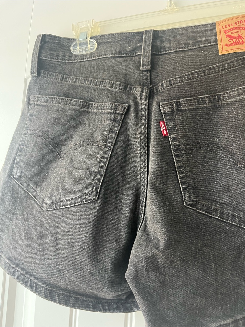Levi's Mid-rise Black Women's Denim Shorts - Picture 6 of 6